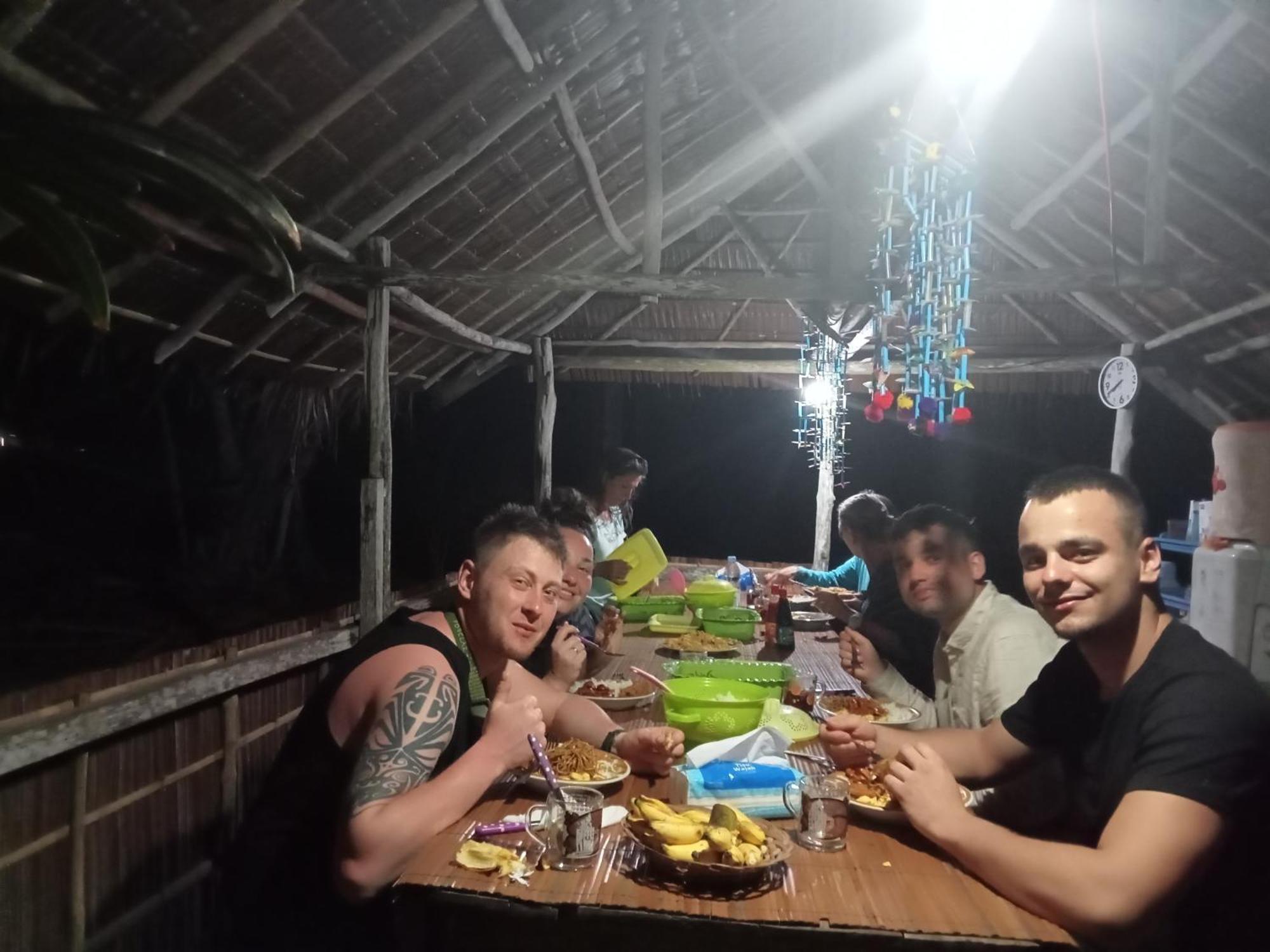 Ransiwor Homestay Kri Экстерьер фото