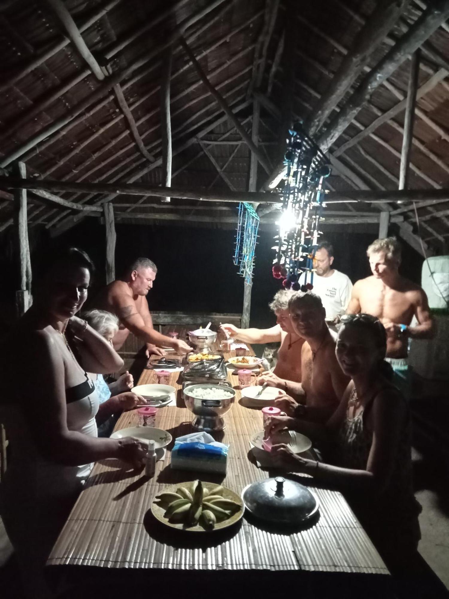 Ransiwor Homestay Kri Экстерьер фото